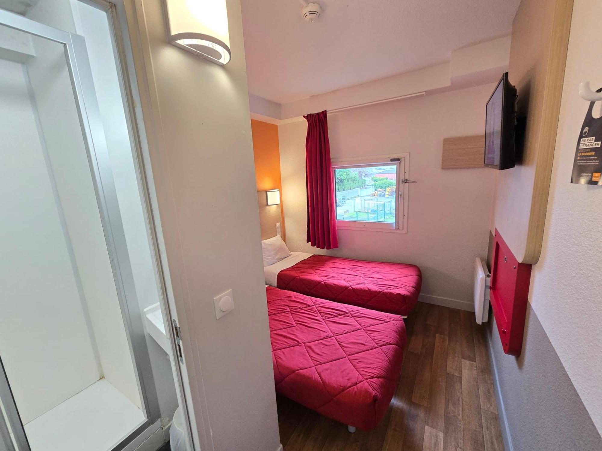 Premiere Classe Evry Sud - Mennecy Ormoy Exterior photo